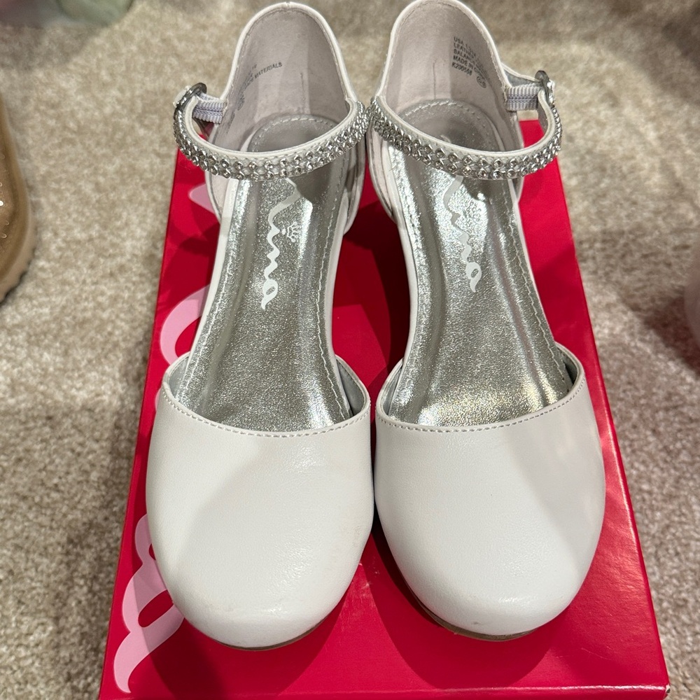 Nina white Dress Shoes with Rhinestone Strap size 13 girls worn once inside